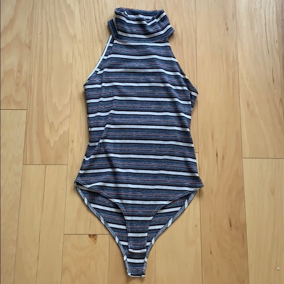 Blush Noir Turtleneck bodysuit - Picture 2 of 6